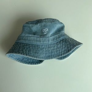 Aritzia Jean Bucket Hat - size s/m